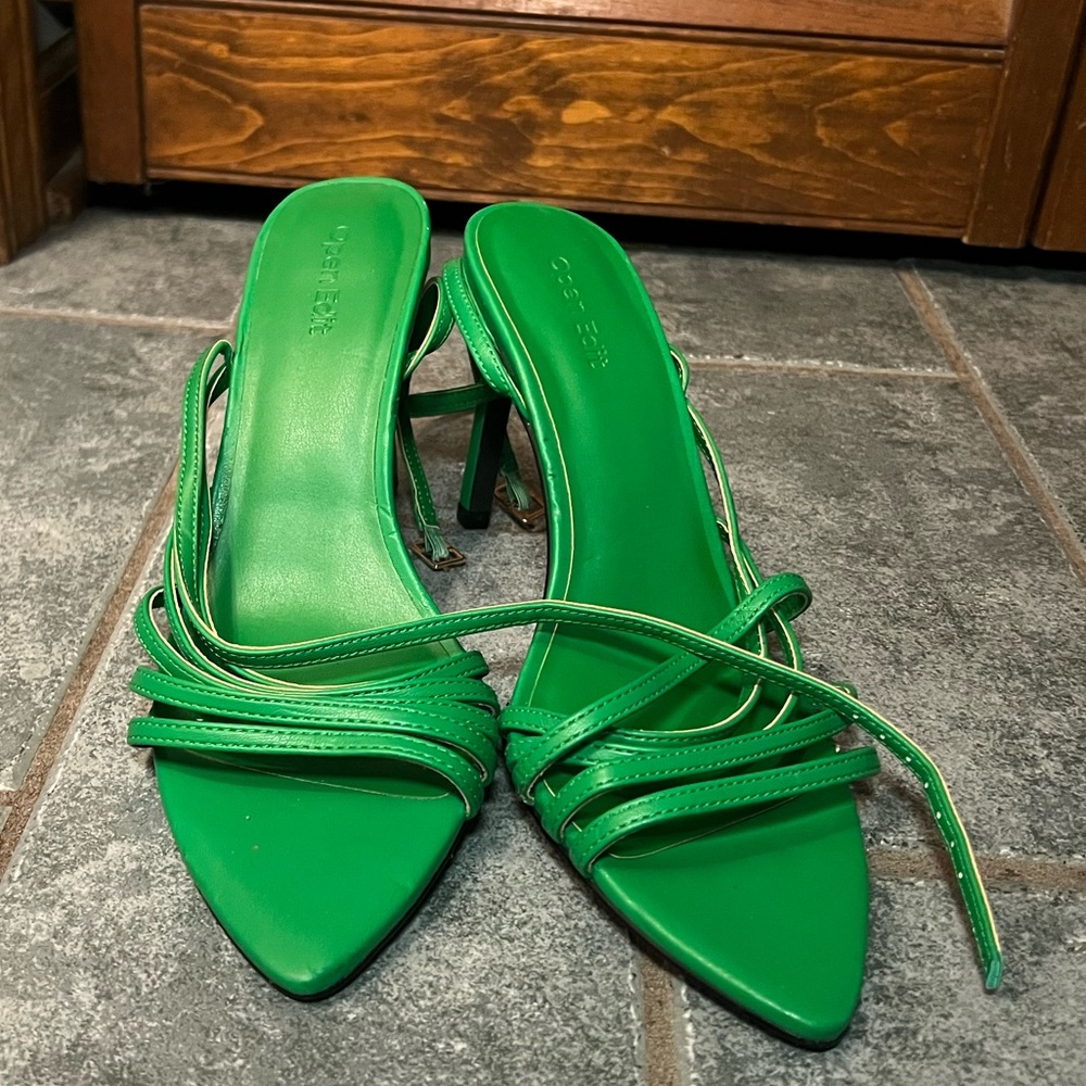 Green Strappy Pointed-Toe Heels
